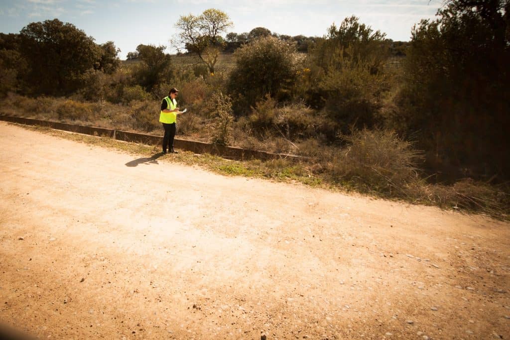 Toma de datos de acequia para licitación de obra